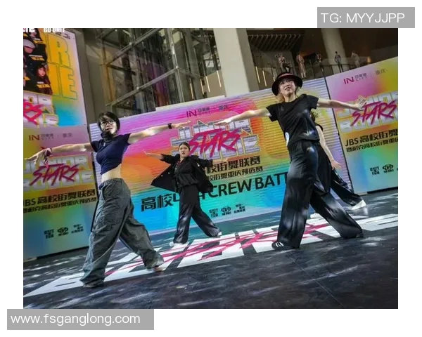 全国街舞大赛点评重庆街舞队展现出色状态与精彩表现